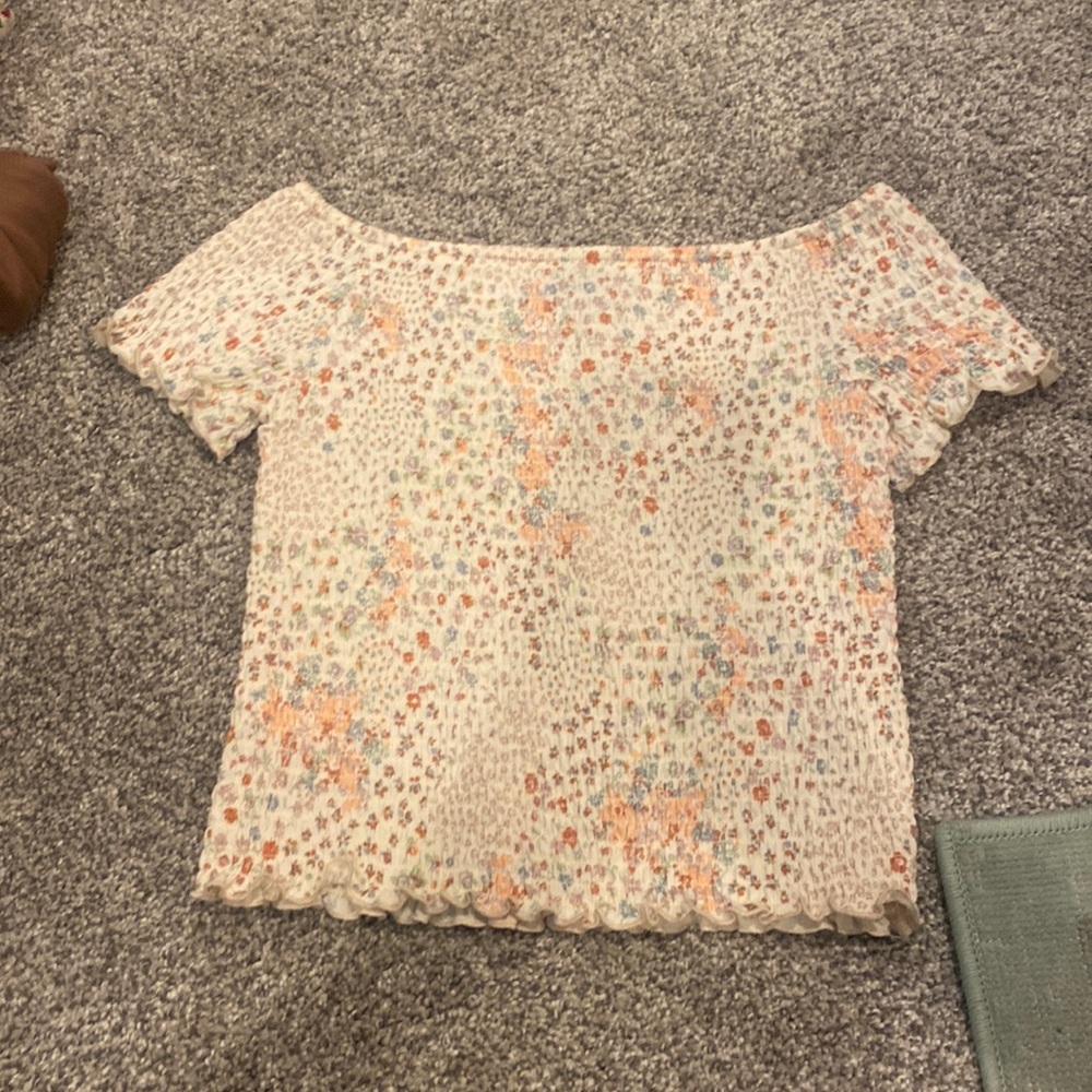 Super cute tight floral top